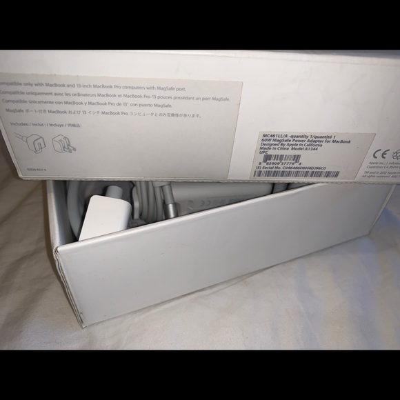 Apple charger - Picture 4 of 4